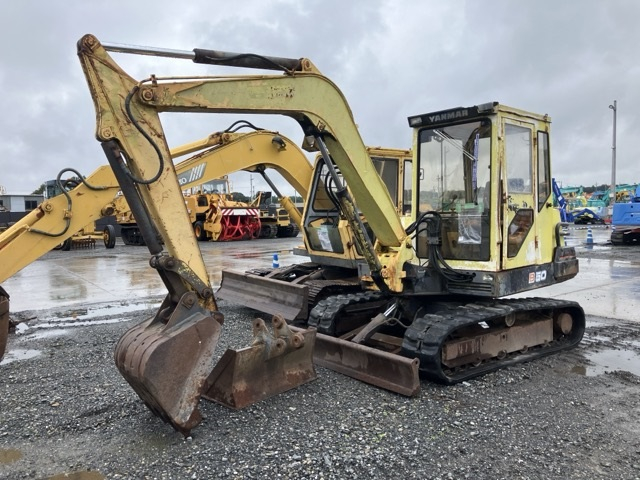 MINI EXCAVATOR