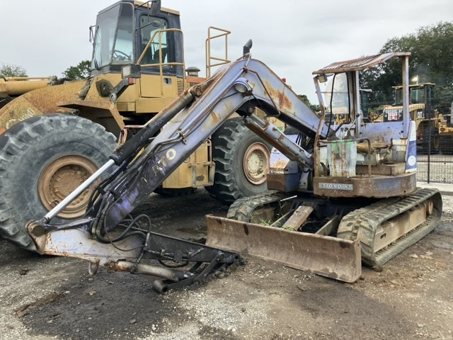 MINI EXCAVATOR