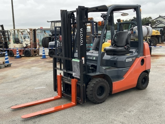 Forklift