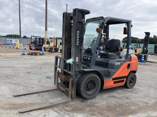 Forklift