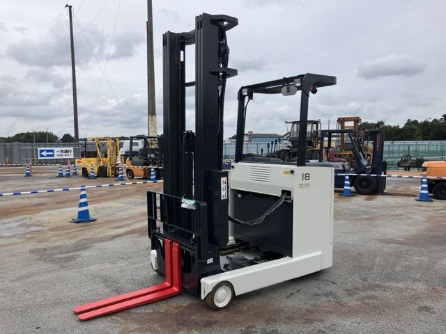 Reach Forklift