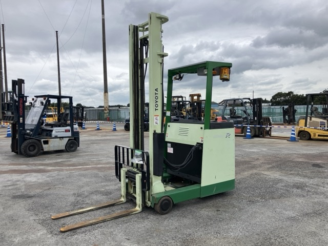 Reach Forklift