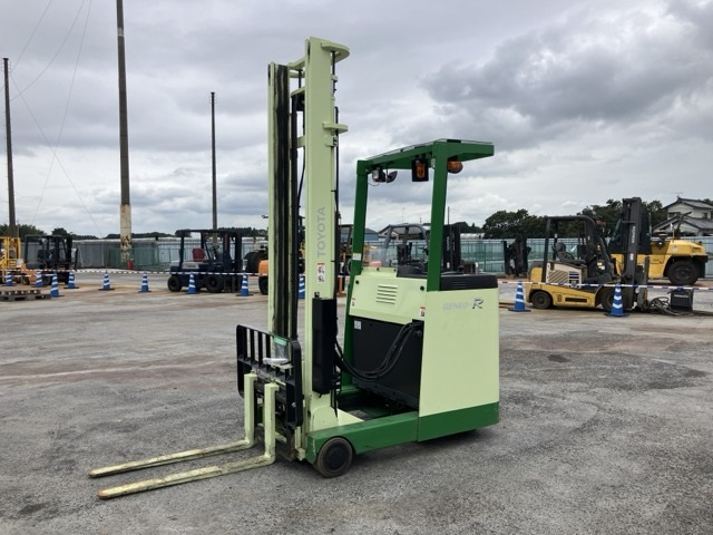 Reach Forklift