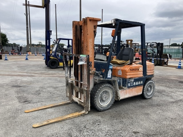 Forklift