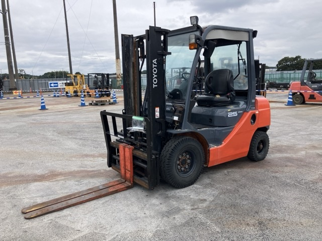 Forklift