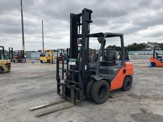 Forklift