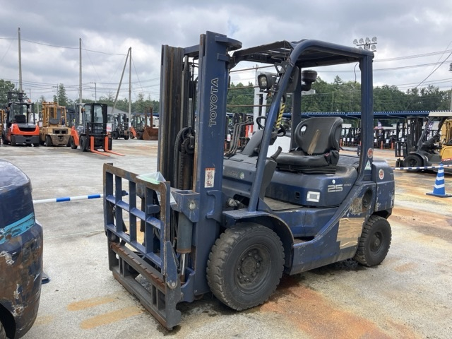 Forklift