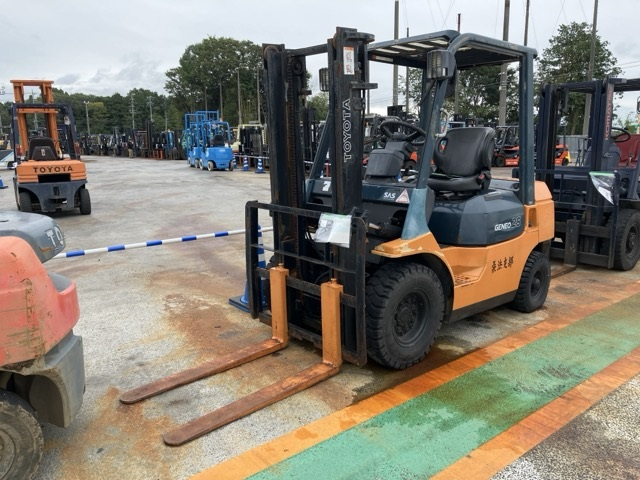 Forklift
