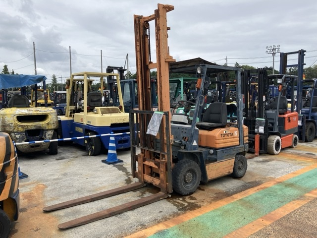 Forklift