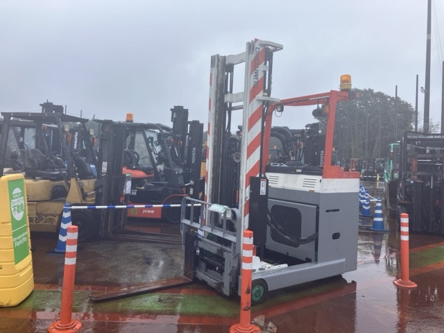 Reach Forklift