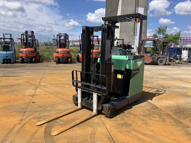 Reach Forklift