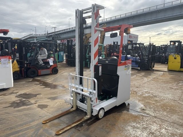 Reach Forklift