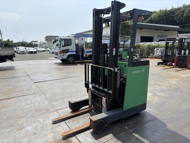 Reach Forklift