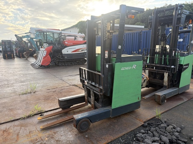 Reach Forklift