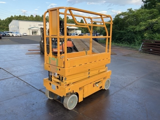 AERIAL WORK PLATFORM