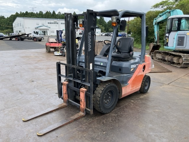 Forklift