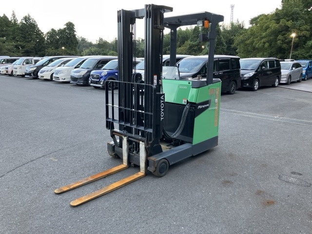 Reach Forklift