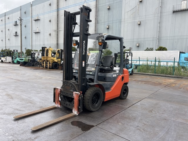 Forklift