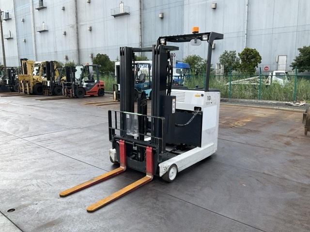 Reach Forklift