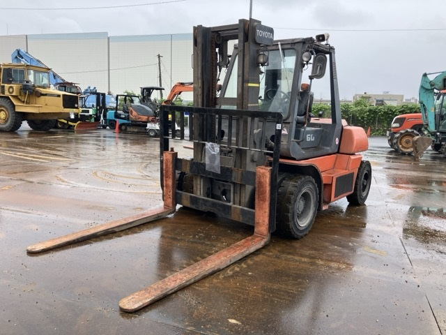 Forklift