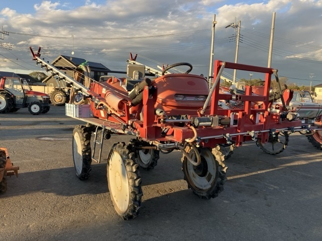 HIGH CLEARANCE BOOM SPRAYER