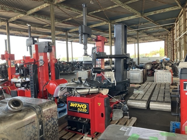 TIRE CHANGER