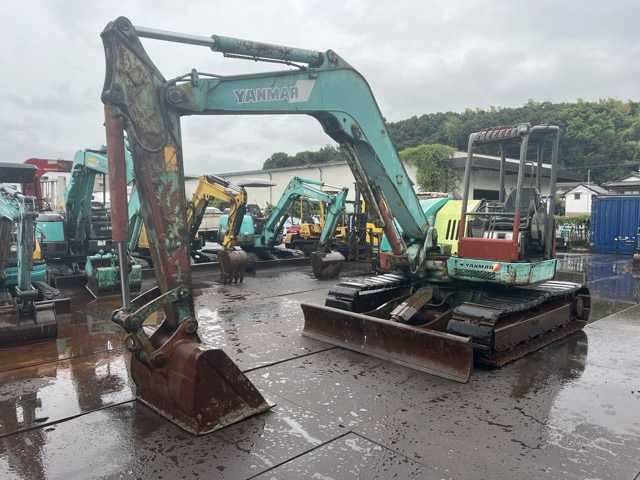 EXCAVATOR