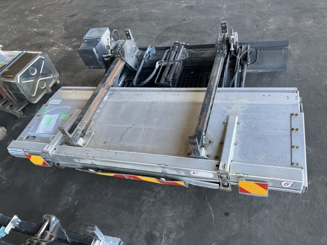 TRUCK FIXTURES